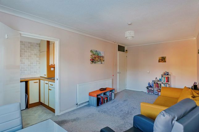 Flat 20, Buckingham Court, 12, Mount Pleasant Road, Poole photo 4
