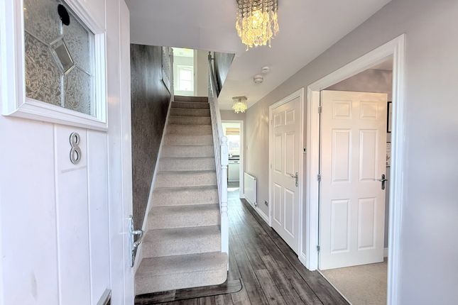 8, Cleuch Place, Maddiston photo 2
