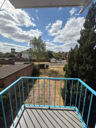 3, Norwood Close, Southall photo 5
