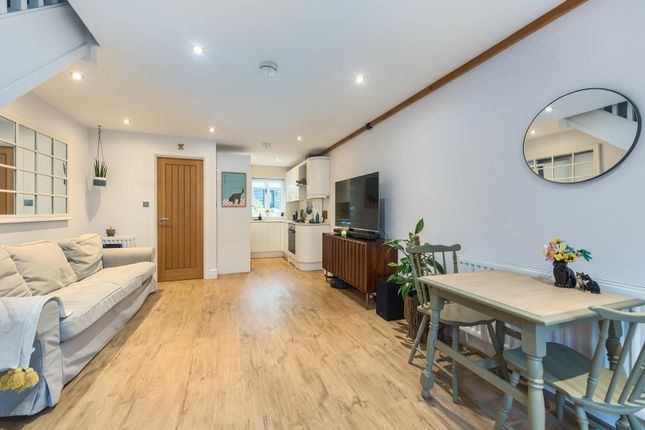 2 South Barn, Minchens Lane, Tadley photo 4