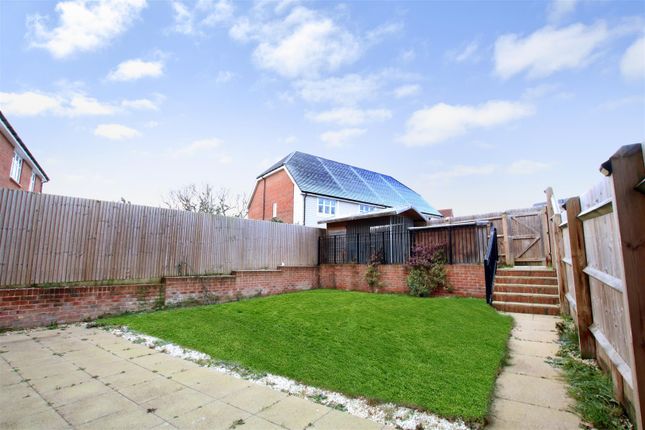 76, Consort Drive, Leatherhead photo 2