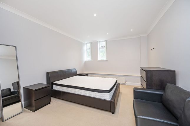 Goswell Road, Aldgate photo 4