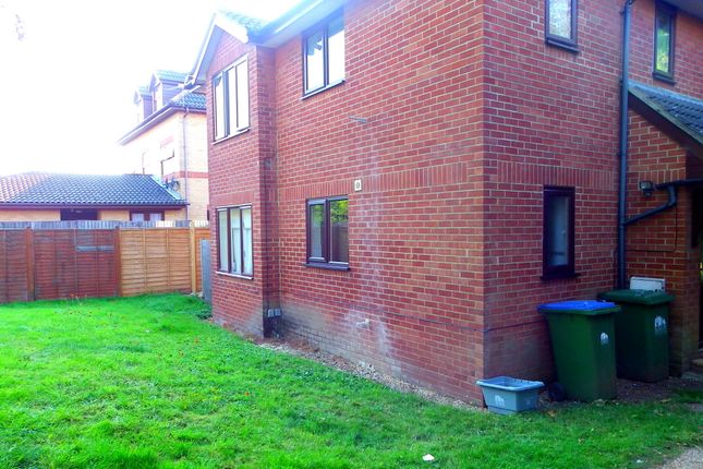 Flat 4, Cedar Court, Sholing, Southampton, Hampshire photo 2