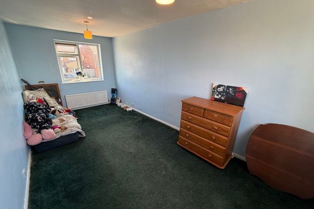 32, Teesdale Road, Dartford photo 3