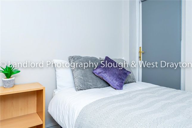 End terrace house to rent in Blackwell Avenue, Guildford, Surrey