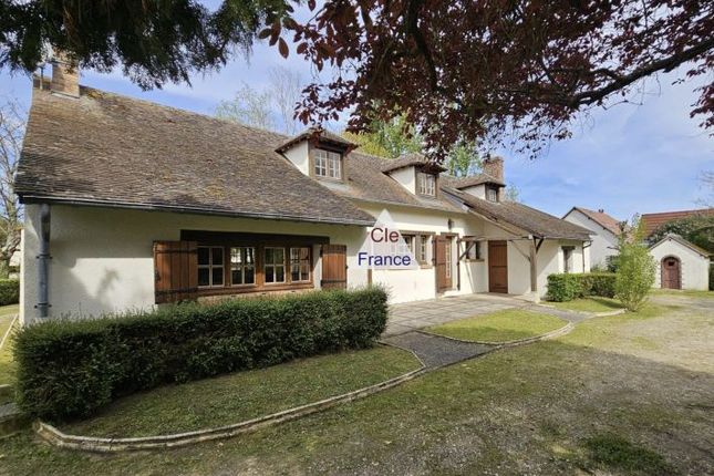 Detached house for sale in Chevillon-Sur-Huillard, Centre, 45700, France