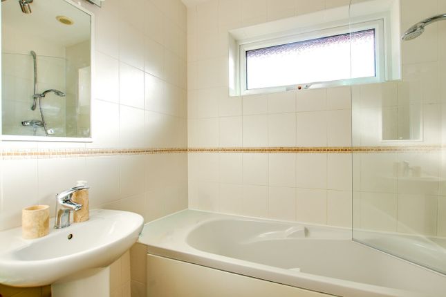 15, Ashlet Gardens, New Milton photo 4