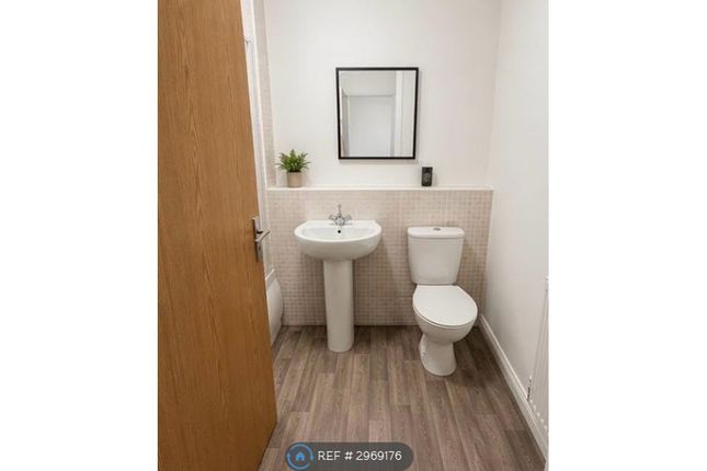 Flat, A Addison Road, Sarisbury Green, Southampton photo 5