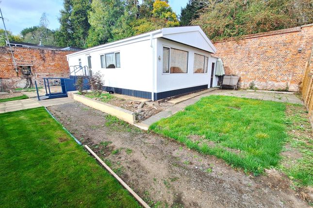2-bed caravan on 16, Harveys Nurseries, Reading, £165,000