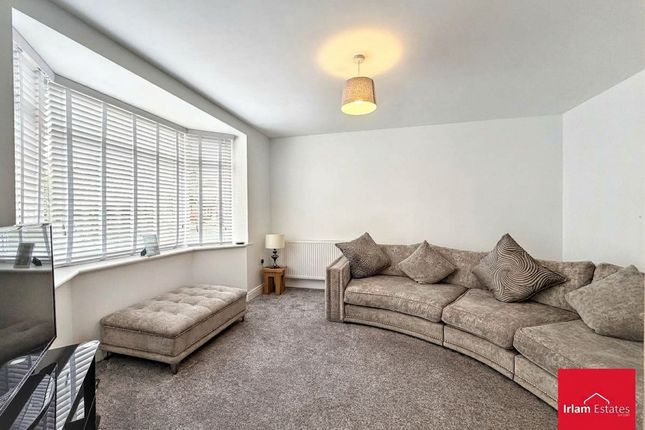 15 Carr Road, Manchester photo 4
