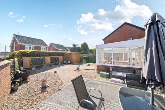 62, Cyrano Way, Grimsby photo 2