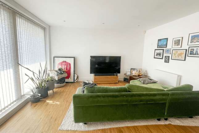 Flat 12 Stefan House, 698 Green Lanes, Winchmore HIll photo 2