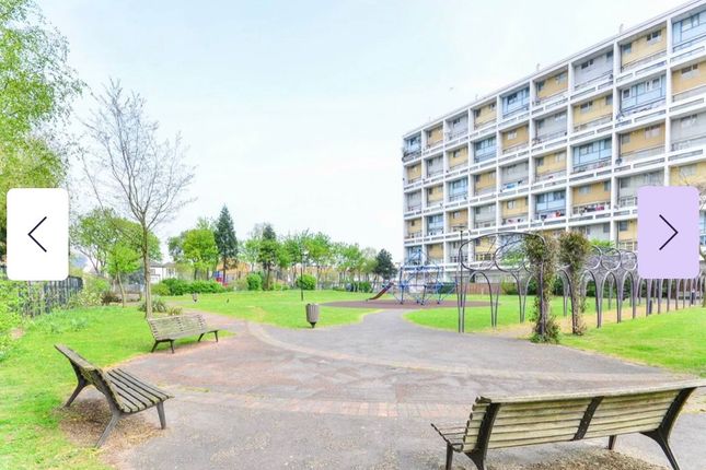 Flat for sale in St. James's Crescent, Brixton, London