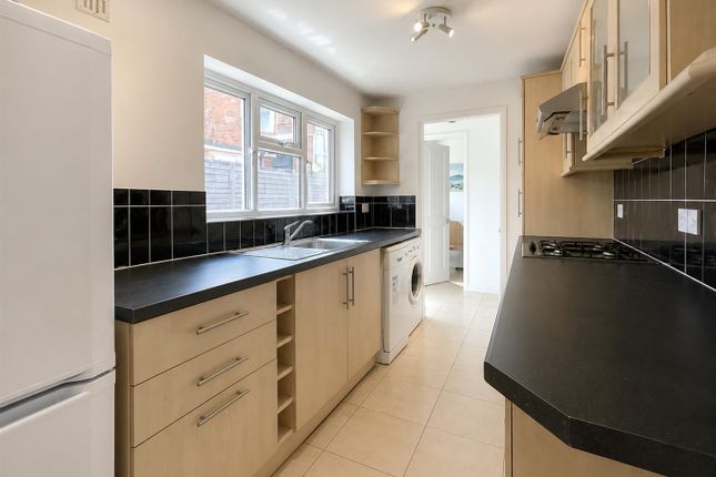 33, Wolseley Road, Aldershot photo 4