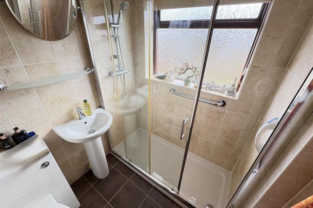 17, Kensington Avenue, St. Helens photo 3
