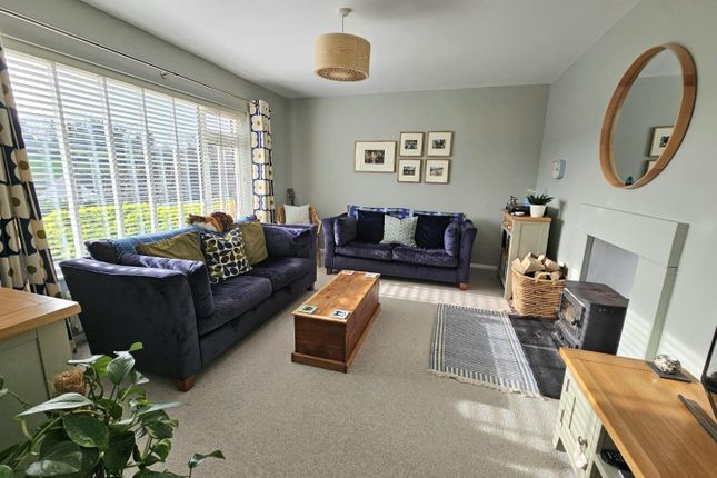 40, Orchard Leaze, Dursley photo 4