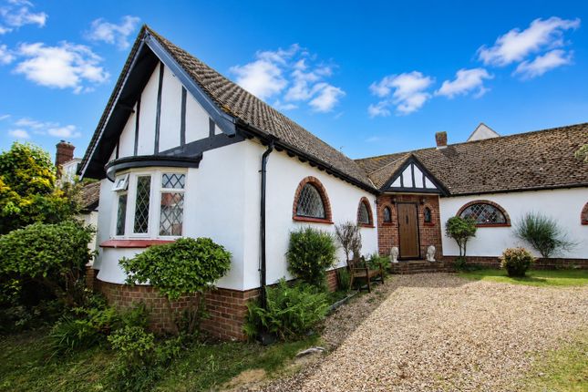 21 Clarendon Park, Clacton on Sea photo 4