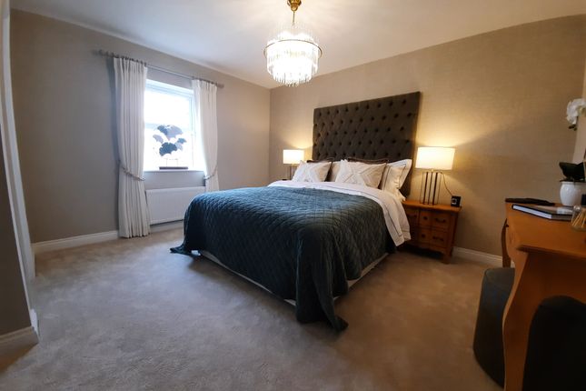 Plot 14, Laithe Avenue, Holmfirth photo 2