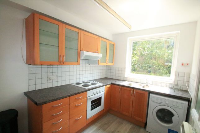 Thumbnail Flat to rent in Tavistock Road, East Croydon, Surrey