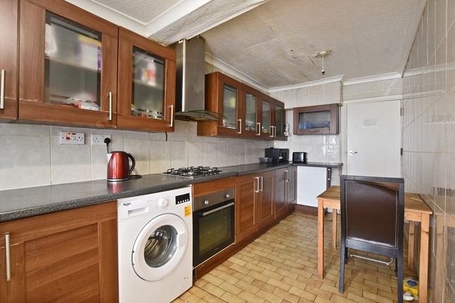 25, Kenwyn Drive, London photo 4
