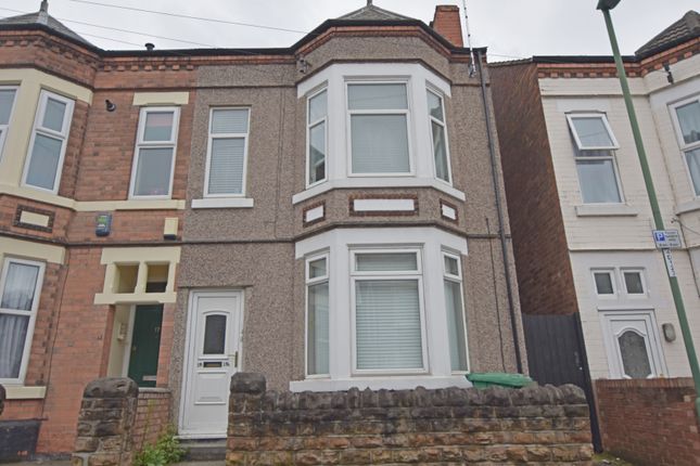 Flat to rent in Dunlop Avenue, Lenton, Nottingham