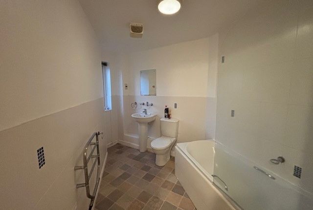 10, Abertawe photo 2
