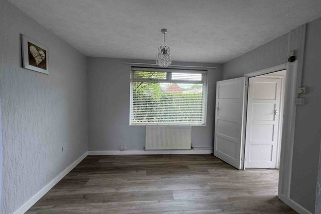 106, Hayling Road, Watford photo 2