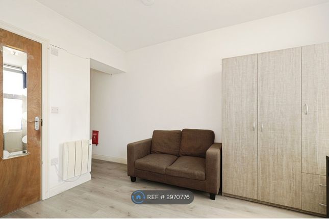 Flat, Matmer House Hull Road, York photo 4