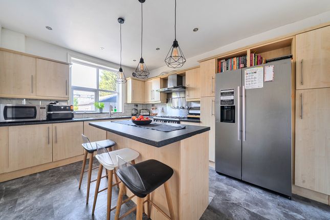 35, Wood Street, Mitcham photo 4