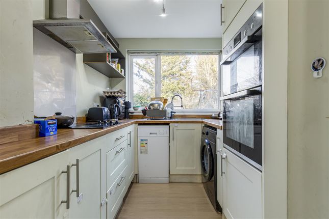 151, Firs Drive, Cranford, Hounslow photo 2