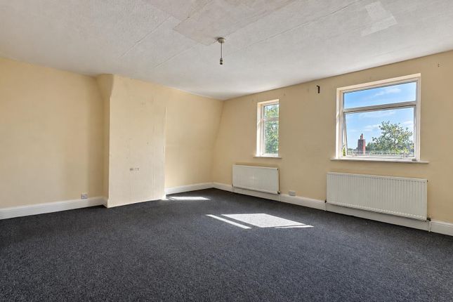 279A, Wood Lane, Dagenham photo 4