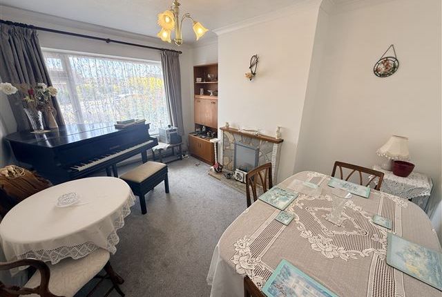 10, Adur Avenue Durrington, Worthing photo 2