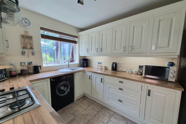 183, Kestrel Park, Skelmersdale photo 2