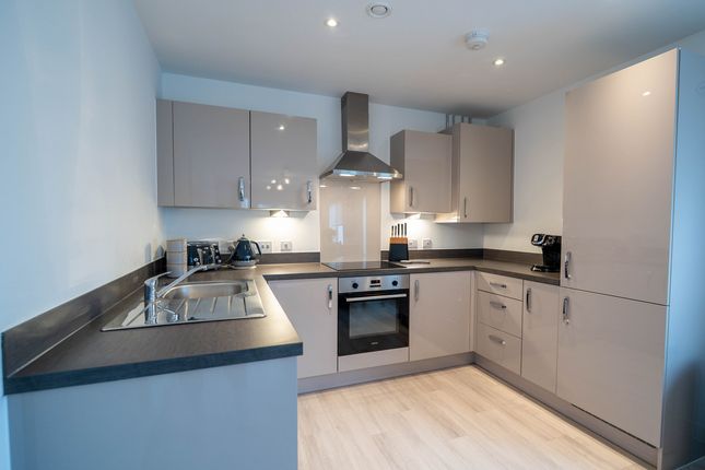 Riverbrook Road, Crawley photo 3