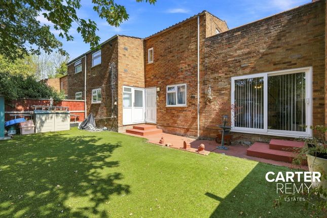 14, Elm Green, Basildon photo 4