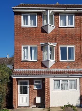 Thumbnail Town house to rent in Bennett Court, Colchester