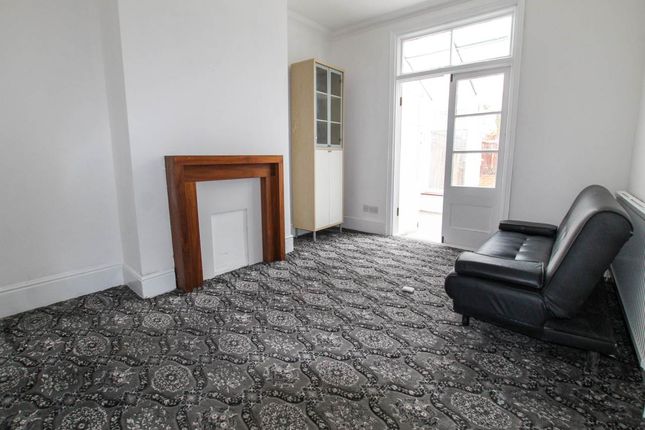 Redmead Road, Hayes Middlesex photo 5