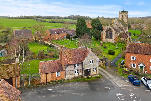 8, The Square, Southam photo 2