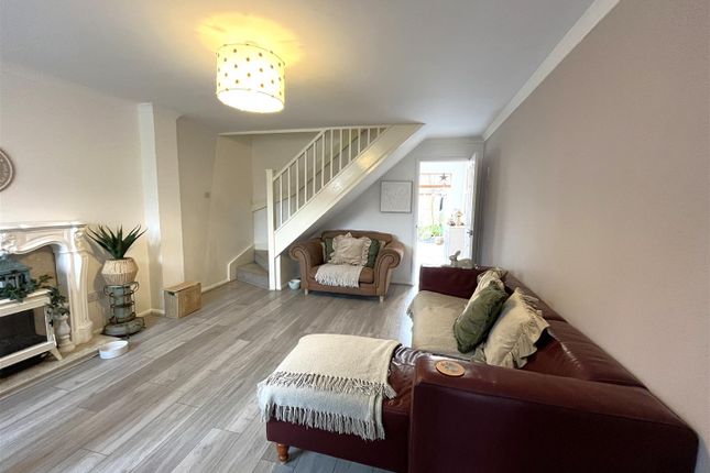 15, Russett Way, Newent photo 2