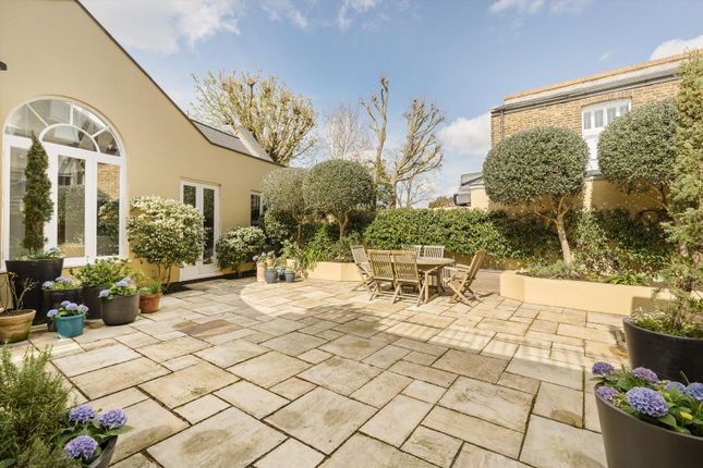 79, St. James's Drive, London photo 4