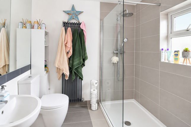 11, Milton Road, Waterlooville photo 5