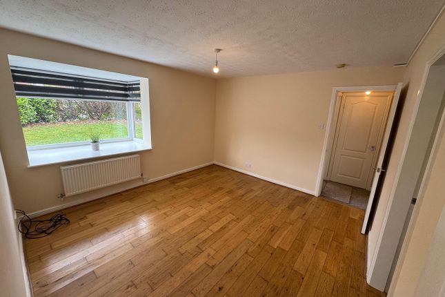 6, Stanford Close, Manchester photo 2