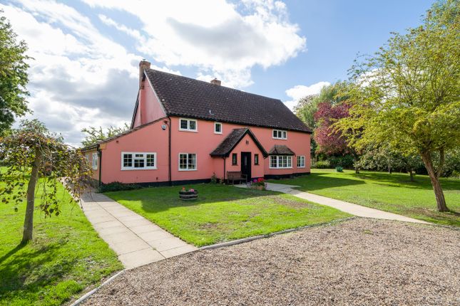 4-bed detached on Coveys Ley, Moats Tye, Stowmarket, £950,000