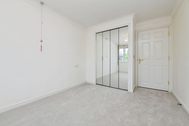 46, Cooper Court, Maldon photo 3