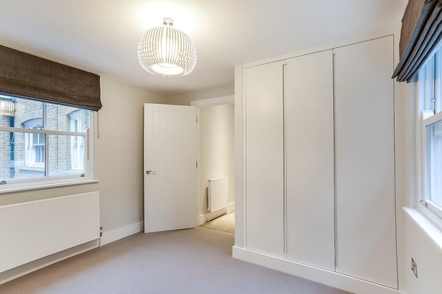 4, Great Cumberland Mews, London photo 4