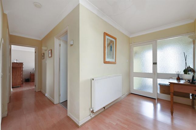 9, Saltdean Close, Bexhill-On-Sea photo 4