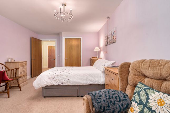 43 Lambrook Court, Gloucester Road, Bath photo 4