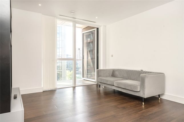 Flat to rent in Maine Tower, 9 Harbour Way, Canary Wharf, London