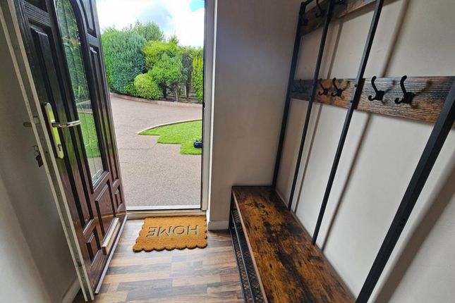 18, Rowanwood, Oldham photo 5