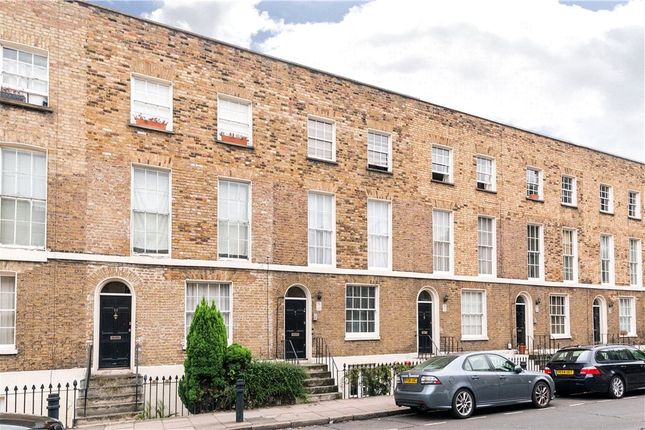 Flat for sale in Queensbridge Road, Shoreditch, London